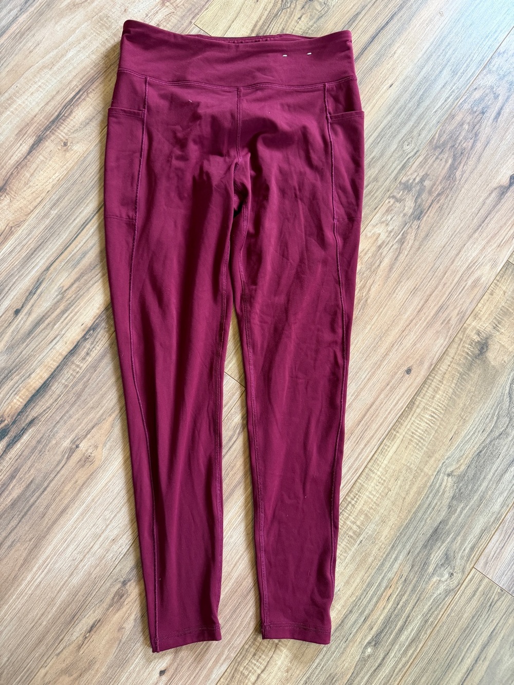 Xersion 7/8 red legging Women’s M